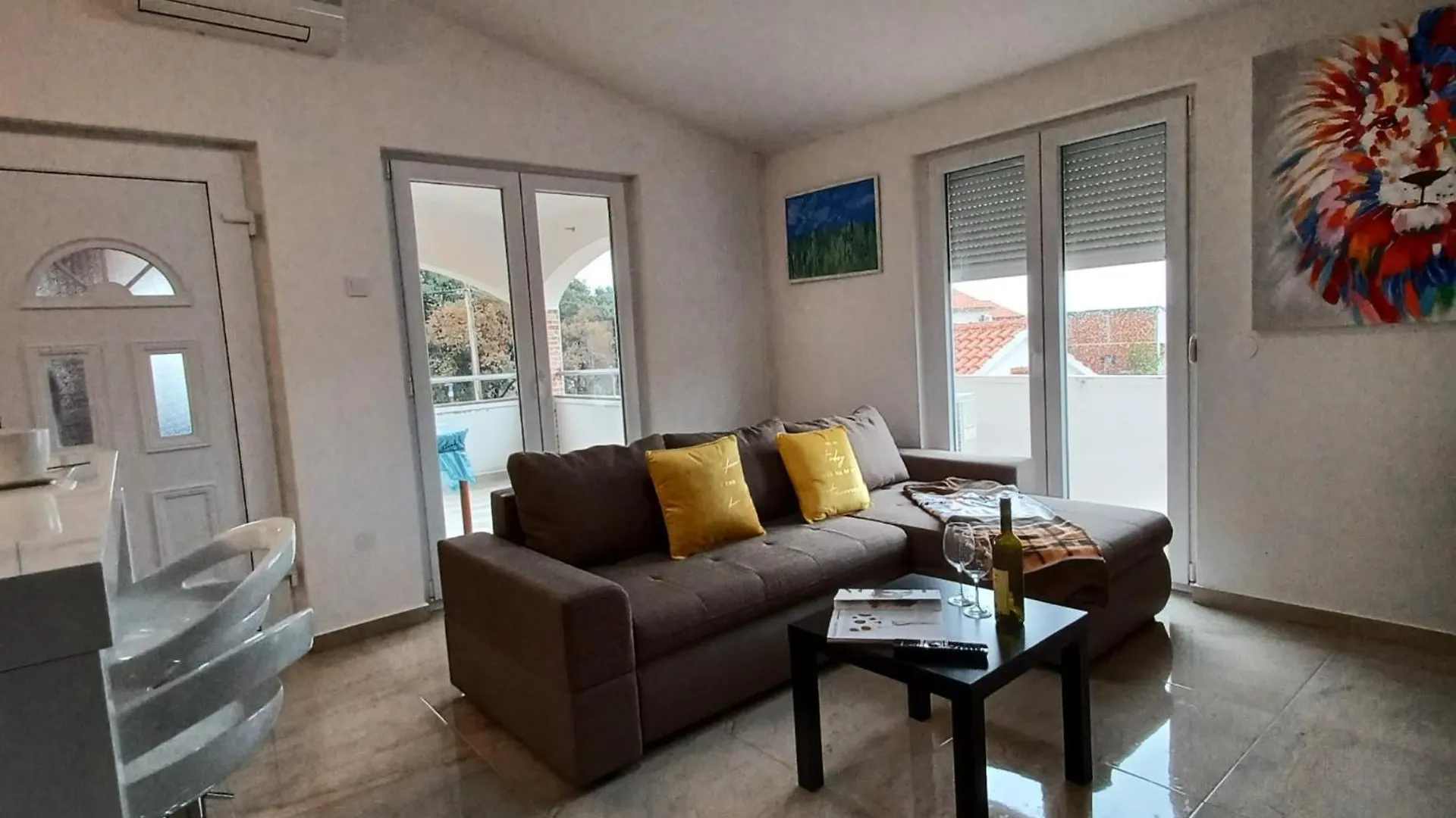 Beachfront Apartment With Balcony And Sea View  Vrsi
